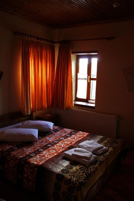 To Petrino Guesthouse Агиос Германос Стая снимка